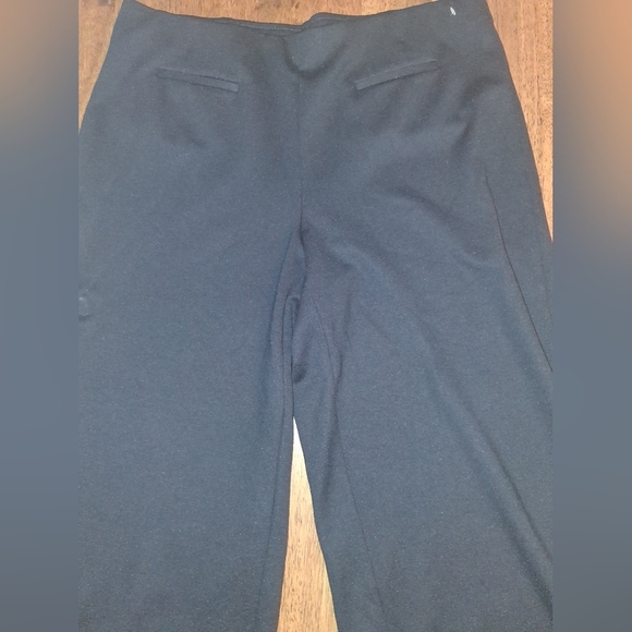 J Jill Ponte Pant, Pull on waist, Size M, Sleek Comforitable Black Wide Leg - Picture 2 of 7